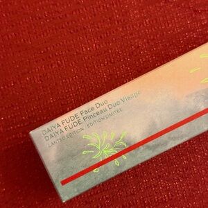 Shiseido Face Duo Brush by Hunter Shafer